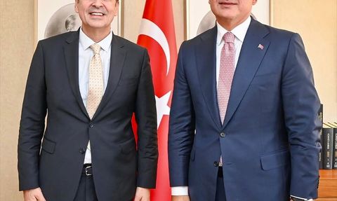 Bakan Ersoy, Antalyaspor Başkanı Perçin ile Görüşme Gerçekleştirdi