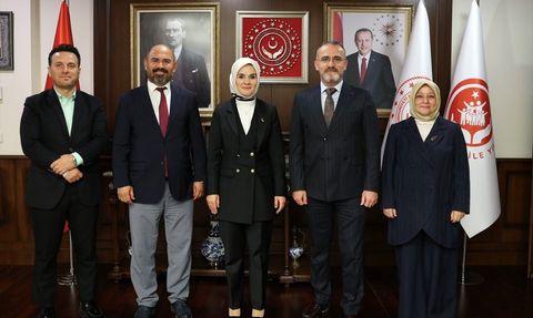 Bakan Göktaş, Mutlu Hayatlar Derneği ile Yardımlaşma Projesi Görüştü