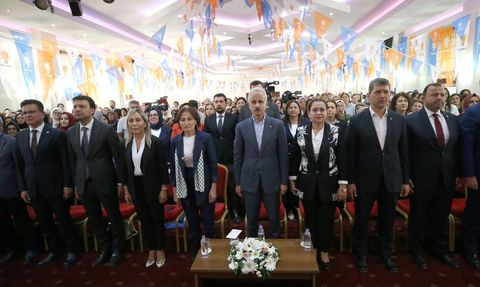 Bakan Uraloğlu, Antalya Kadın Kolları Toplantısında Yatırımları Açıkladı