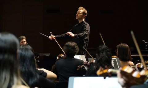 Bursa Bölge Devlet Senfoni Orkestrası'nda Niklas Benjamin Hoffmann Rüzgarı