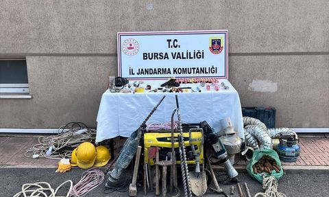 Bursa'da İzinsiz Kazı Yapan 9 Kişi Suçüstü Yakalandı