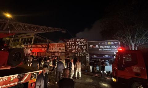 Bursa'da Yedek Parça Dükkanında Yangın