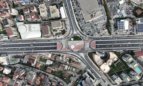 Çekmeköy'de Yenidoğan Kavşağı Açıldı