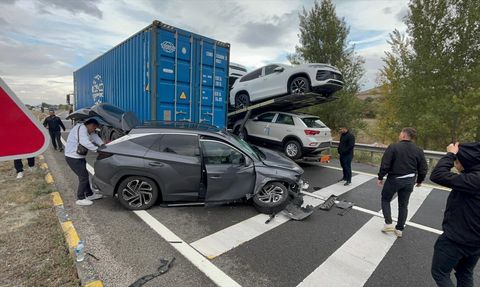 Çerkeş'te Yaşanan Trafik Kazaları Ulaşımı Aksattı