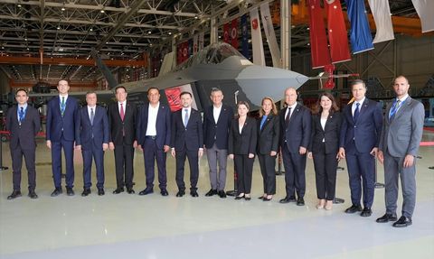 CHP Lideri Özgür Özel'den Milli Muharip Uçak KAAN'a Destek