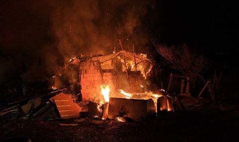 Çorum'da Ev Yangını: 7 Kişi Dumandan Etkilendi
