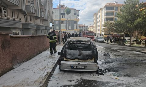 Çorum'da Kadın Otomobili Ateşe Verdi