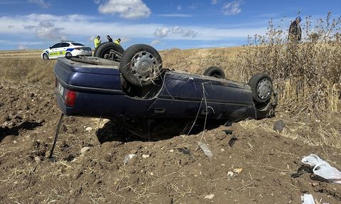 Çorum'da Otomobil Devrildi: 4 Yaralı