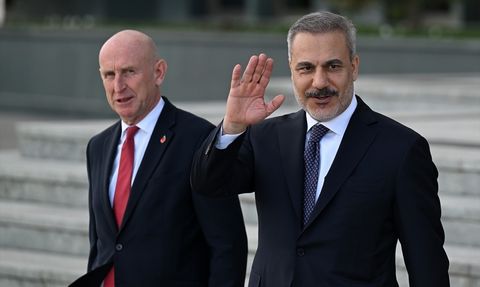 Cumhurbaşkanı Erdoğan, İngiltere Başbakanı Starmer'i Resmi Törenle Ağırladı