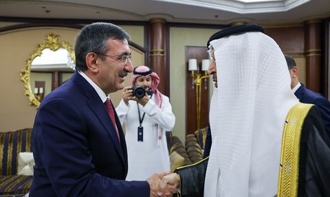 Cumhurbaşkanı Yardımcısı Yılmaz, Suudi Arabistan Yatırım Bakanı ile Görüştü