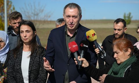 DEM Parti Eş Genel Başkanları Selahattin Demirtaş'ı Ziyaret Etti