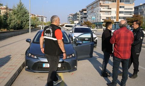 Denizli'de Okul Müdürü Silahlı Saldırıya Uğradı