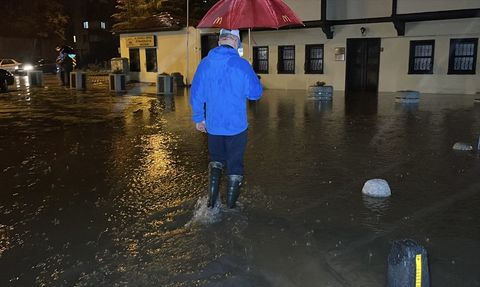 Edremit Körfezi'nde Sağanak Yağış Etkili Oldu
