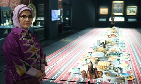 Emine Erdoğan, Katar'da İslam Eserleri Müzesi'ni Ziyaret Etti