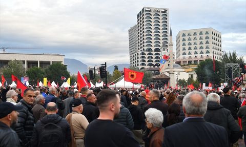 Eski UÇK Komutanlarına Destek Gösterisi Tiran'da