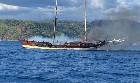 Fethiye'de Yangın Çıkan Tekne Battı