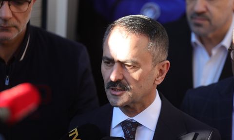 Gebze'deki Çöken 7 Katlı Binada Arama Kurtarma Çalışmaları Devam Ediyor