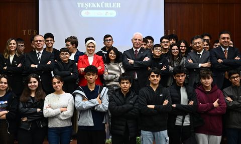 Genç Gelişim Akademisi: Geleceğin Liderlerini Yetiştiriyor