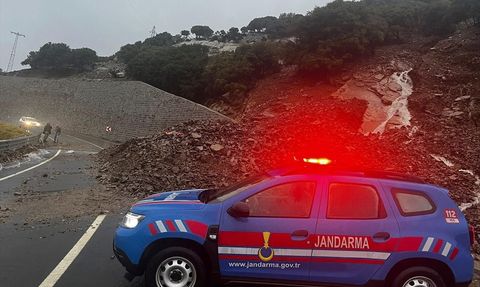 Gökçeada'da Kuvvetli Yağışların Yolu Açtığı Zorluklar