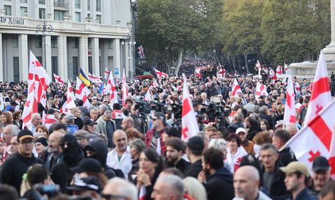 Gürcistan'da Göstericilere Polis Müdahalesi