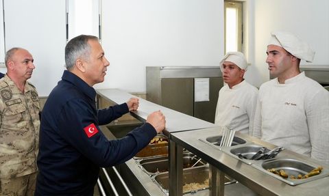 Hakkari'de Havadan İnceleme: İçişleri Bakanı Yerlikaya'nın Ziyareti