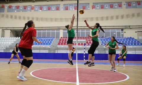 Hakkari'de Kadın Voleybolcuların Hedefi Başarı ve İlham Vermek