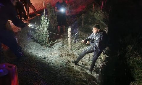 Hatay'da Asi Nehri'ne Devrilen Elektrikli Motosiklet Yaralanmaya Neden Oldu