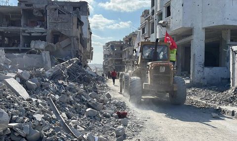İHH Gazze'de Temizlik ve Enkaz Kaldırma Çalışmalarına Başladı