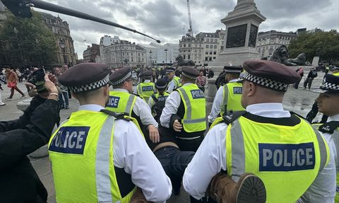 İngiltere'de Palestine Action Grubuna Destek Gösterisi: 355 Gözaltı