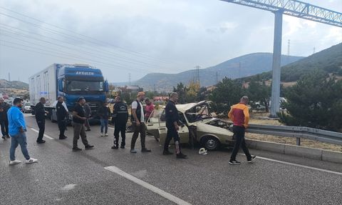 Isparta'da Zincirleme Trafik Kazası: 2 Ölü, 3 Yaralı