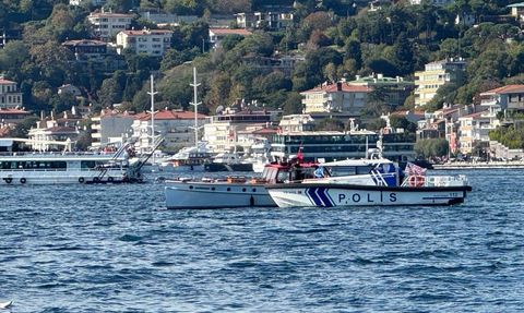 İstanbul Boğazı'nda Tekne ile Kano Çarpıştı: 4 Kişi Kurtarıldı