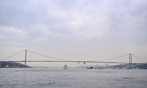 İstanbul Boğazı'ndaki Köprülere Filistin Bayrakları Asıldı