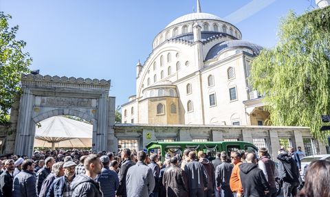 İstanbul'da Avukat Serdar Öktem'in Cenazesi Toprağa Verildi