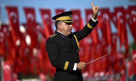 İstanbul'da Cumhuriyet'in 102. Yıl Dönümü Coşkuyla Kutlandı