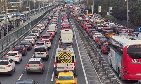 İstanbul'da Trafik Yoğunluğu Yüzde 87'ye Ulaştı