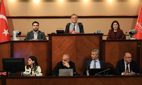 İstanbul'da Ulaşım ve Kültür Sanat Alanında Zam Önerileri İBB Meclisi'nde Görüşüldü