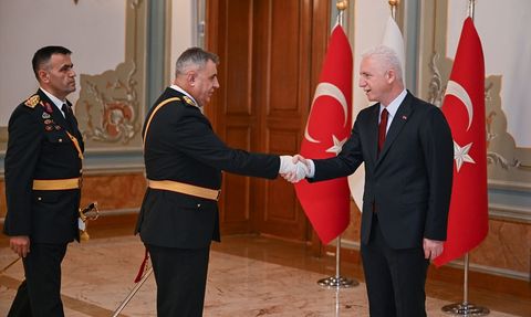 İstanbul Valisi Gül, Cumhuriyet Bayramı'nda Tebrikleri Kabul Etti