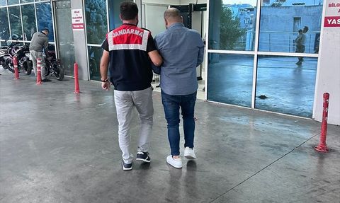 İzmir'de DEAŞ Operasyonunda 4 Kişi Gözaltında