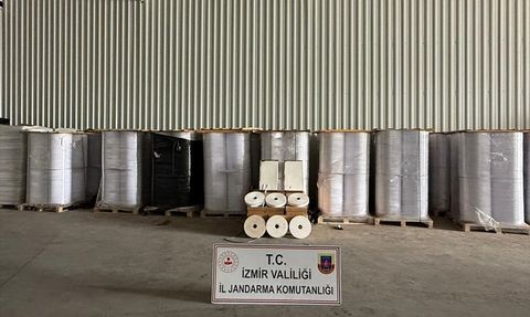 İzmir'de Kaçak Sigara Operasyonu: 2 Gözaltı
