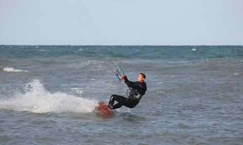 Karadeniz'de Uçurtma Sörfü Coşkusu