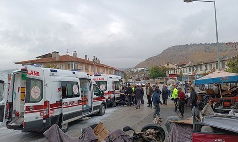 Kastamonu'da Oto Tamir Dükkanında Yangın: İki Yaralı
