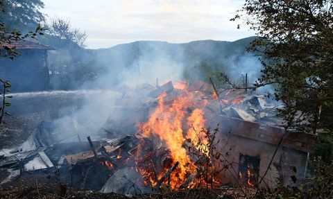 Kastamonu'da Yangın Paniği: İki Ev Zarar Gördü