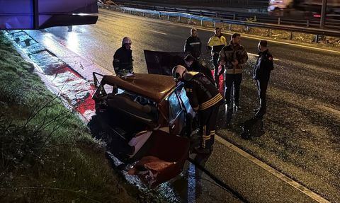 Kocaeli'de Feci Kaza: İki Araç Çarpıştı, İki Yaralı