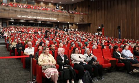 Kocaeli Kitap Fuarı'nda Önemli Söyleşiler Düzenlendi