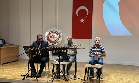 Konya’da Şehitlere Saygı Gecesi Düzenlendi