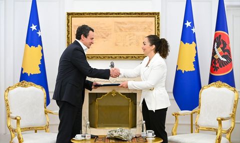 Kosova'da Hükümet Kurma Yetkisi Albin Kurti'ye Verildi