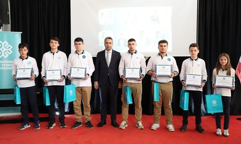 Kosova Uluslararası Maarif Okulları Öğrencilerini Ödüllendirdi
