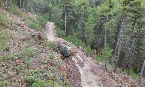 Kütahya'da Deprem Sonrası Kaya Düşmesi Yol Açtı