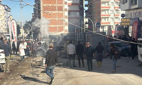 Malatya'da Freni Arızalanan Kamyon 15 Araca Çarptı