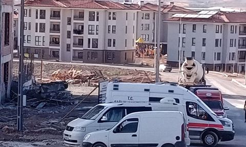 Malatya'da İnşaat Faciası: 2 İşçi Yaralandı